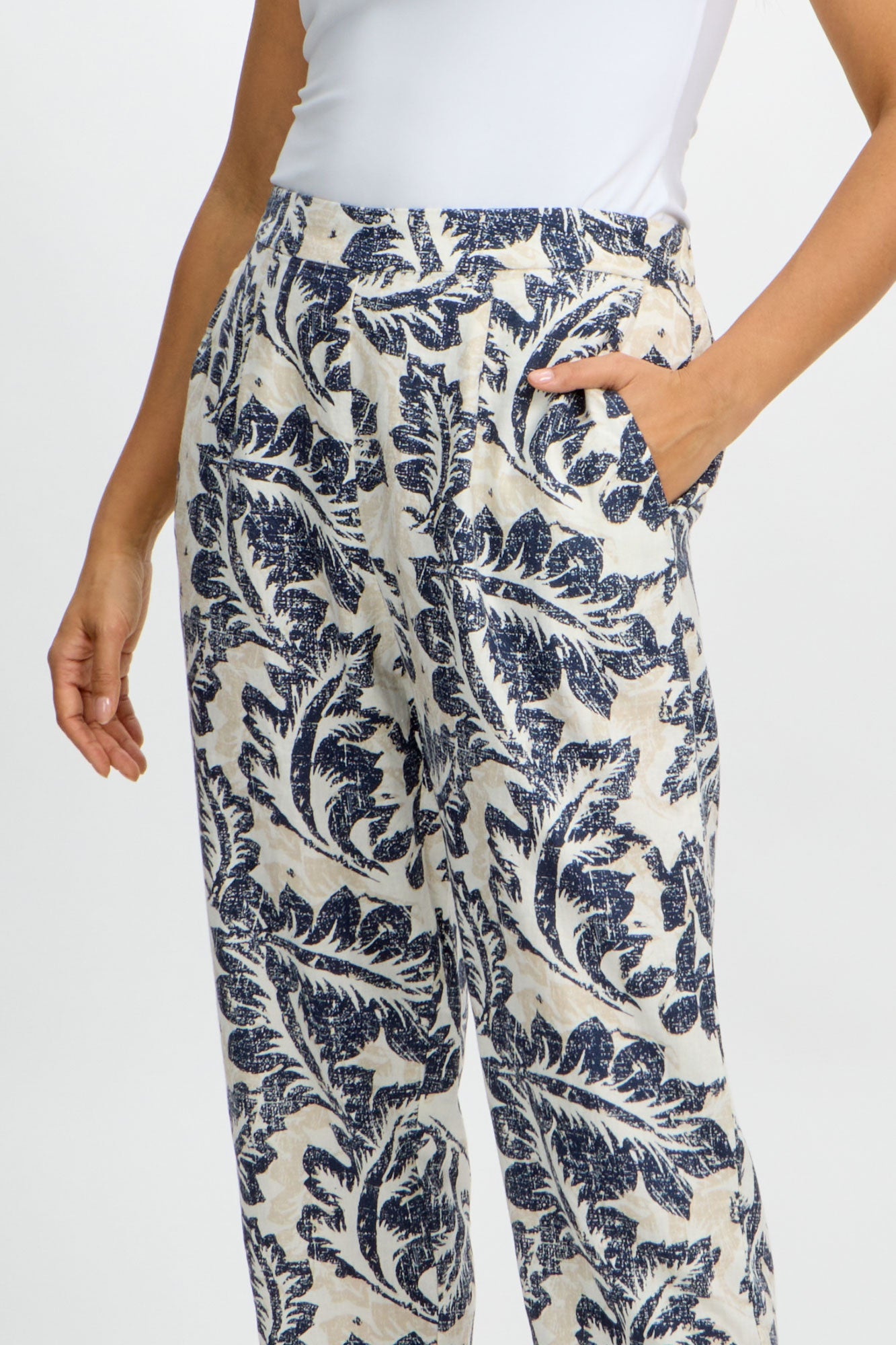Emproved - Pull On Crop Woven Pant (SP2414)
