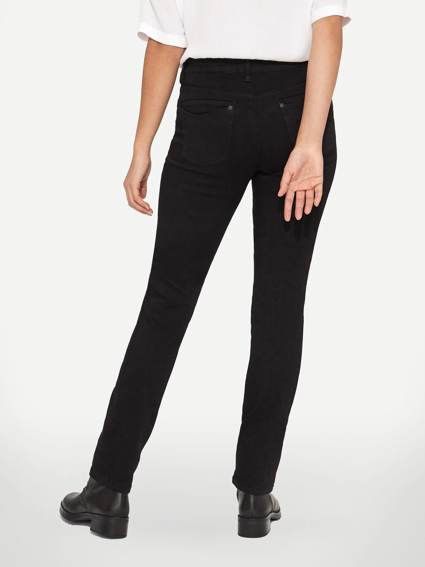 Lois - Georgia Straight - black